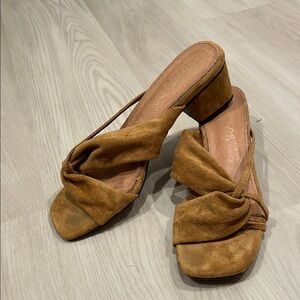 Mi.iM Tan Sandals with Knotted Strap